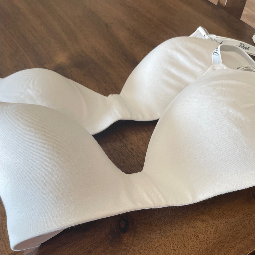 New White Women's Bra victory secert 
Size 34DD